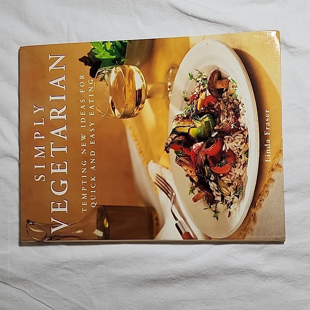Simply Vegetarian by‎ Linda Fraser